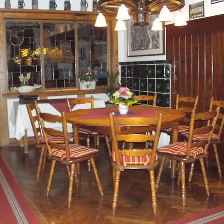沃菲赫尔酒店 Haßfurt